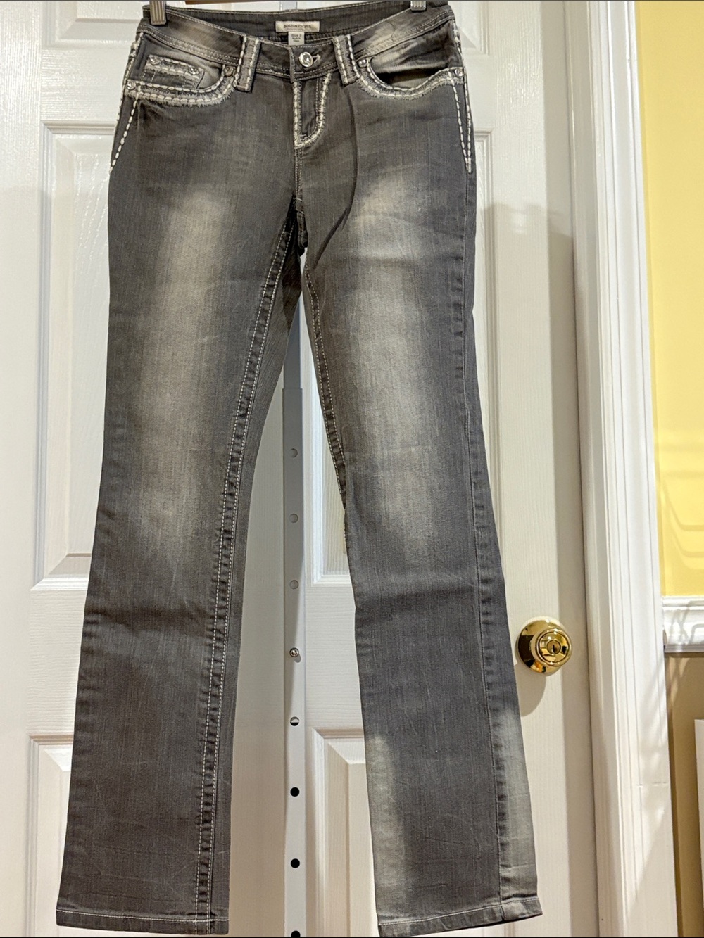 NWOT gorgeous Boston Proper grey faded jeans size 2